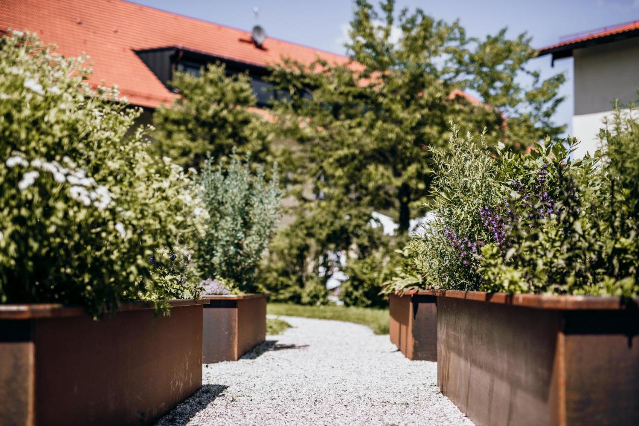 Angermuehle Landgasthof Altenmarkt an der Alz Luaran gambar